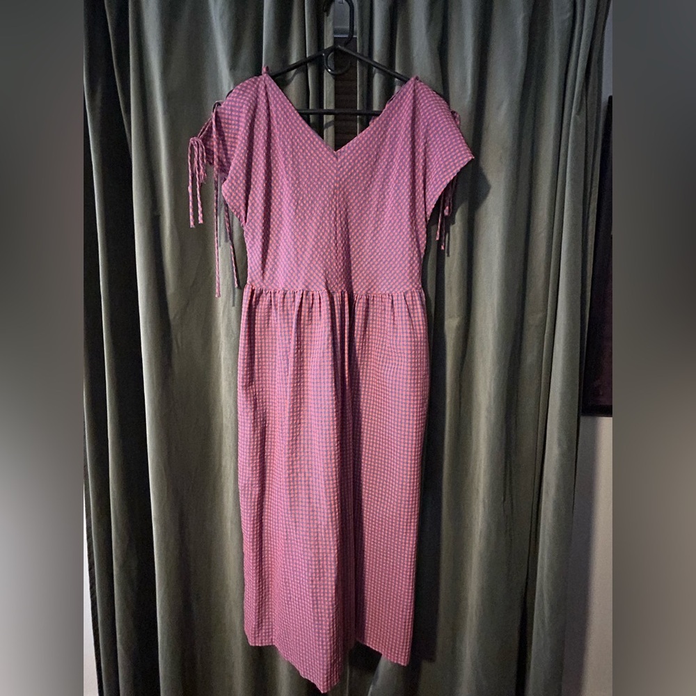 Elegant Pink Gingham Midi Dress